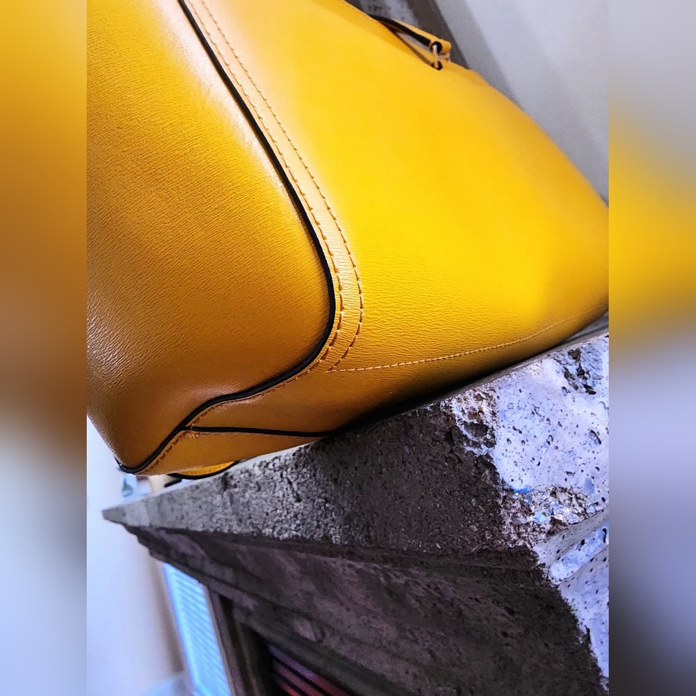 Tory Burch Parker Tote (Small)9.5"H x 11.8"W x 5.3"D - Picture 12 of 17